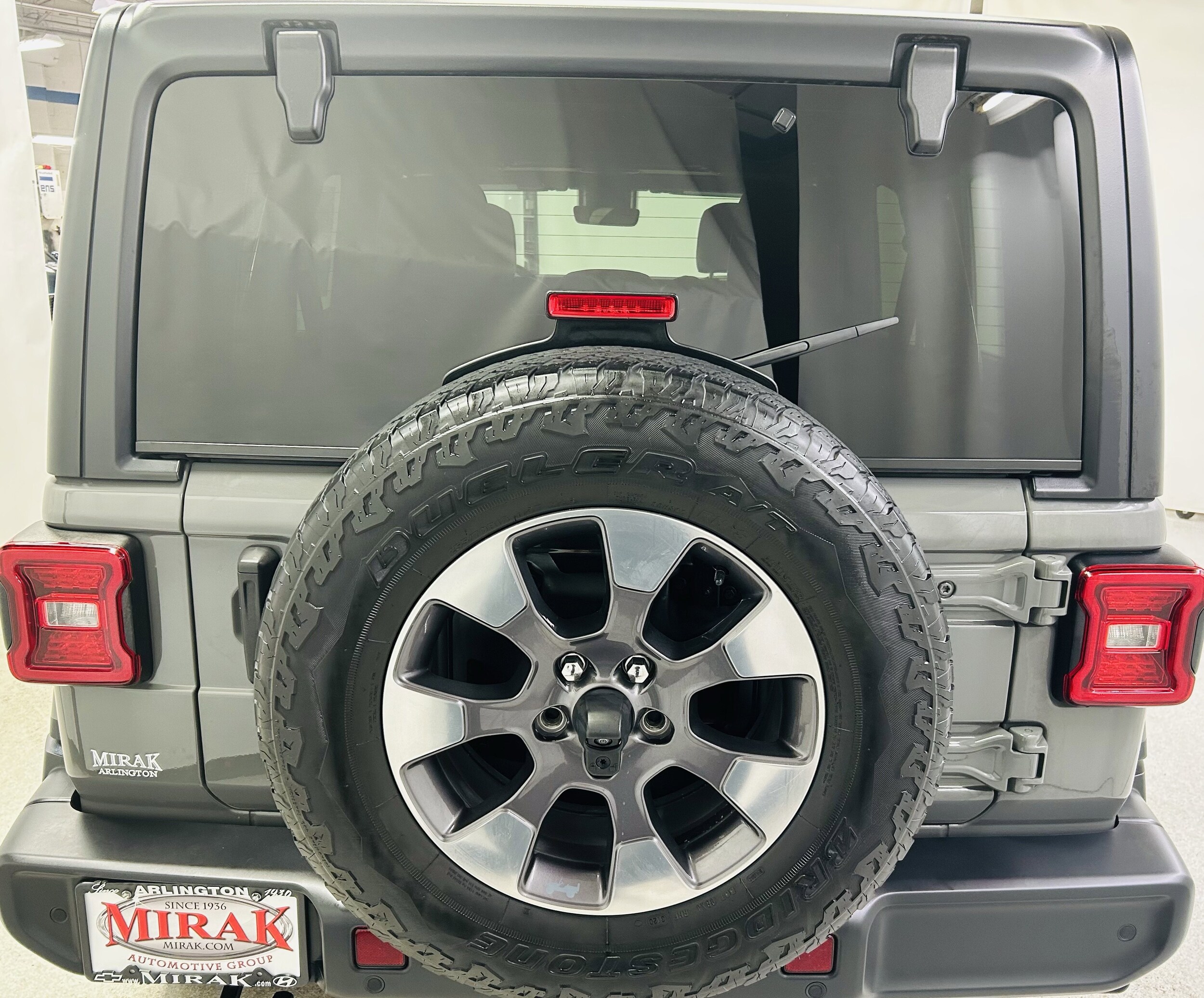 2021 Jeep Wrangler Unlimited Sahara photo 2