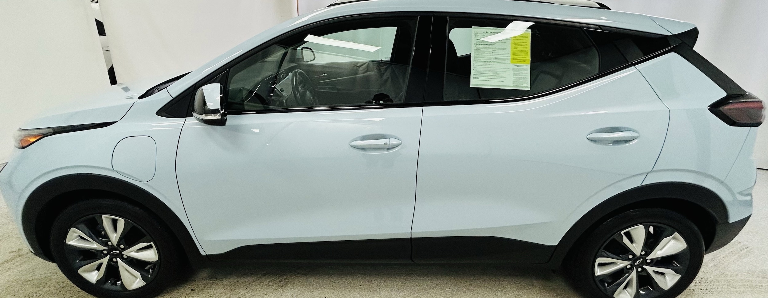 Used 2023 Chevrolet Bolt EUV LT with VIN 1G1FY6S00P4106723 for sale in Arlington, MA