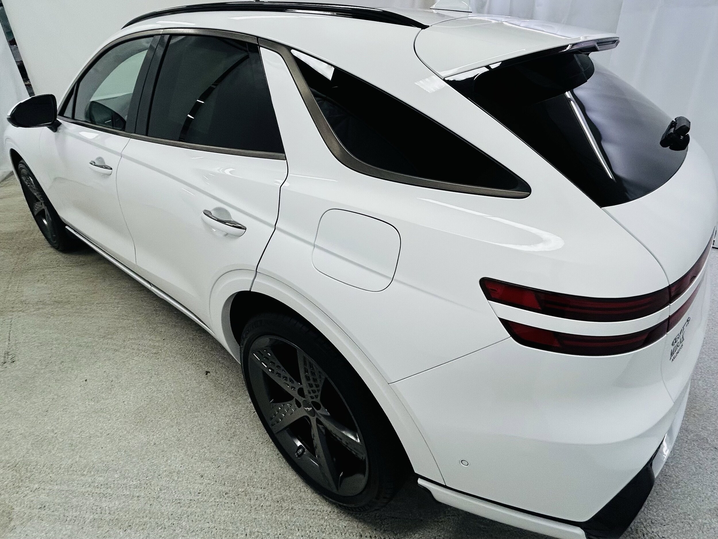 2023 Genesis GV70 Select Advanced 2.5T Sport Prestige photo 2