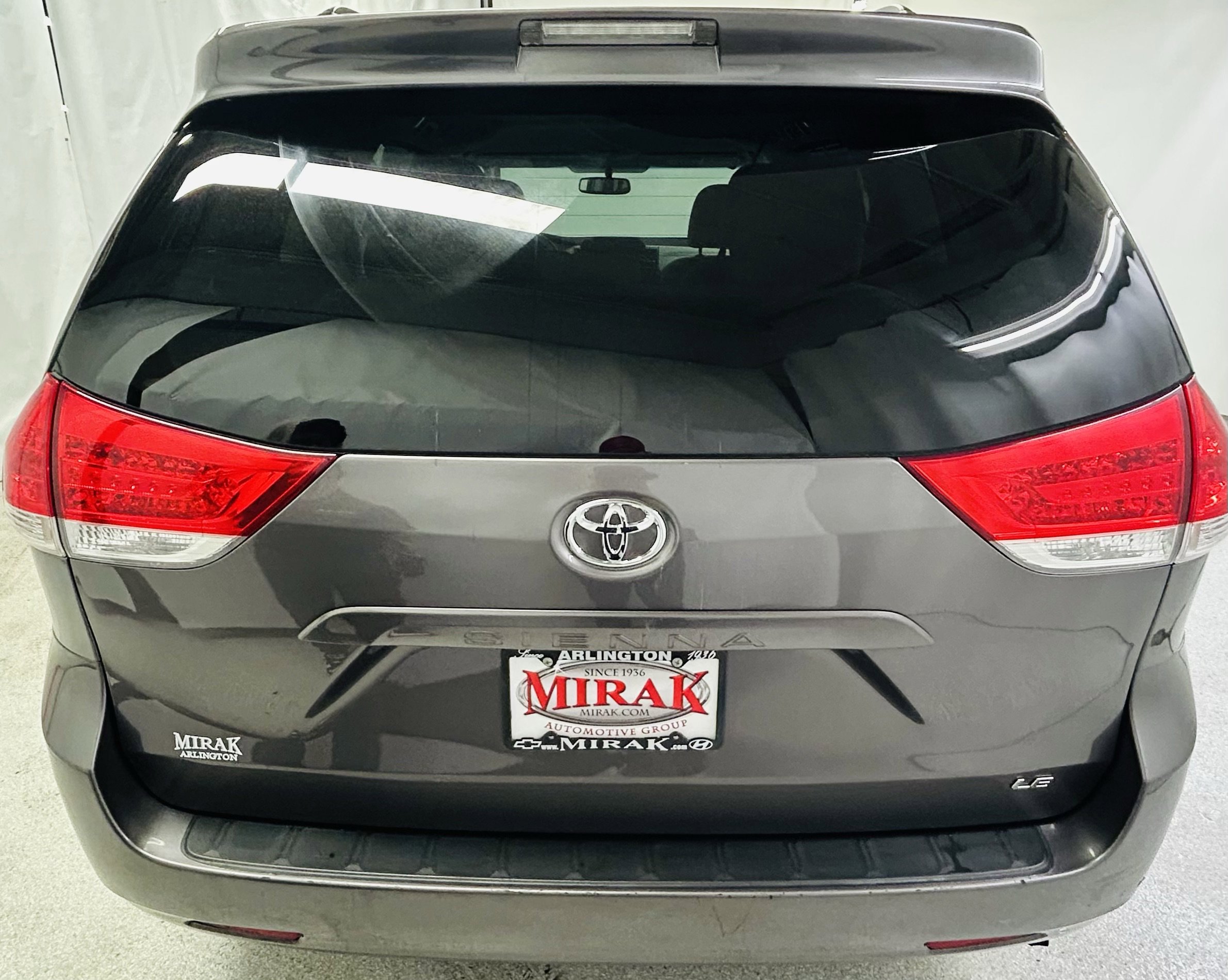 2012 Toyota Sienna LE photo 3