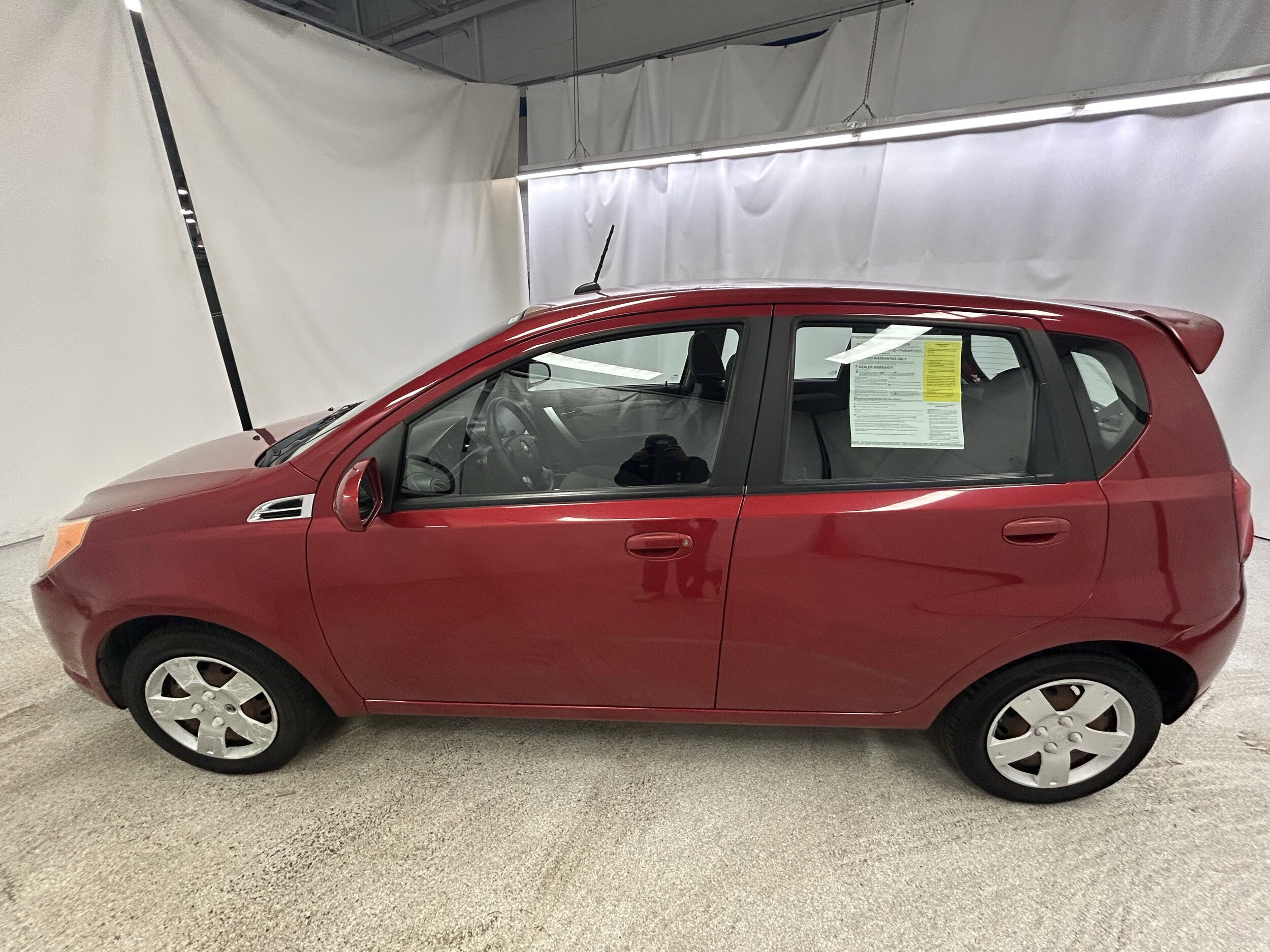 2010 Chevrolet Aveo photo 2