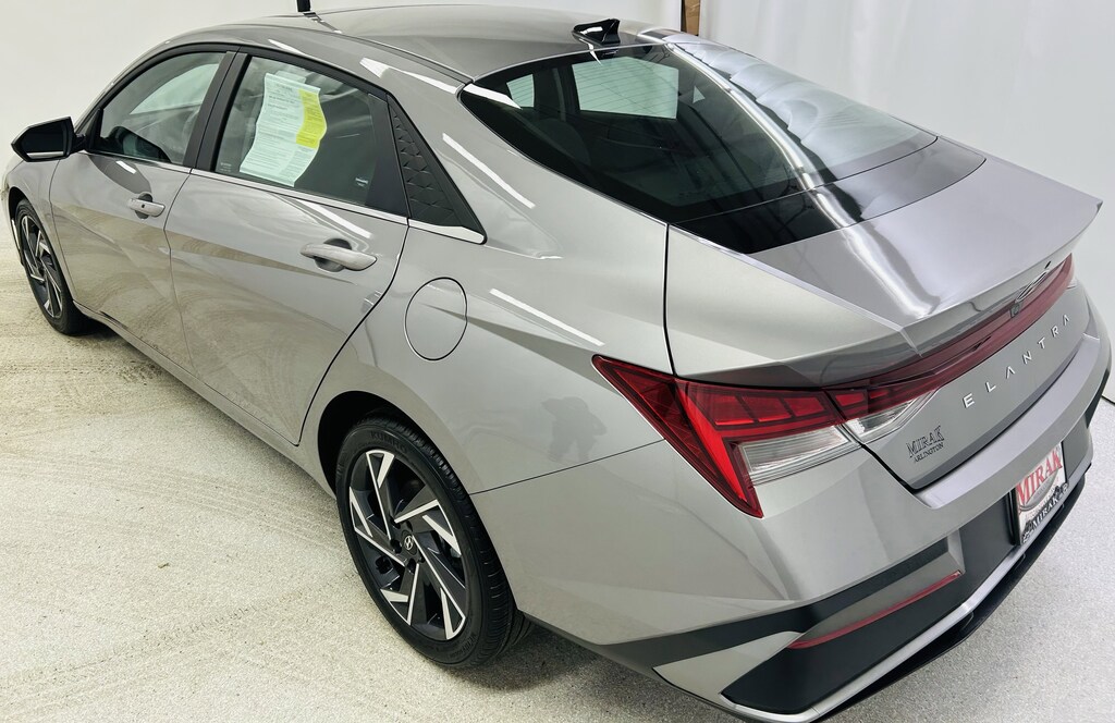 Used 2025 Hyundai Elantra SEL Convenience