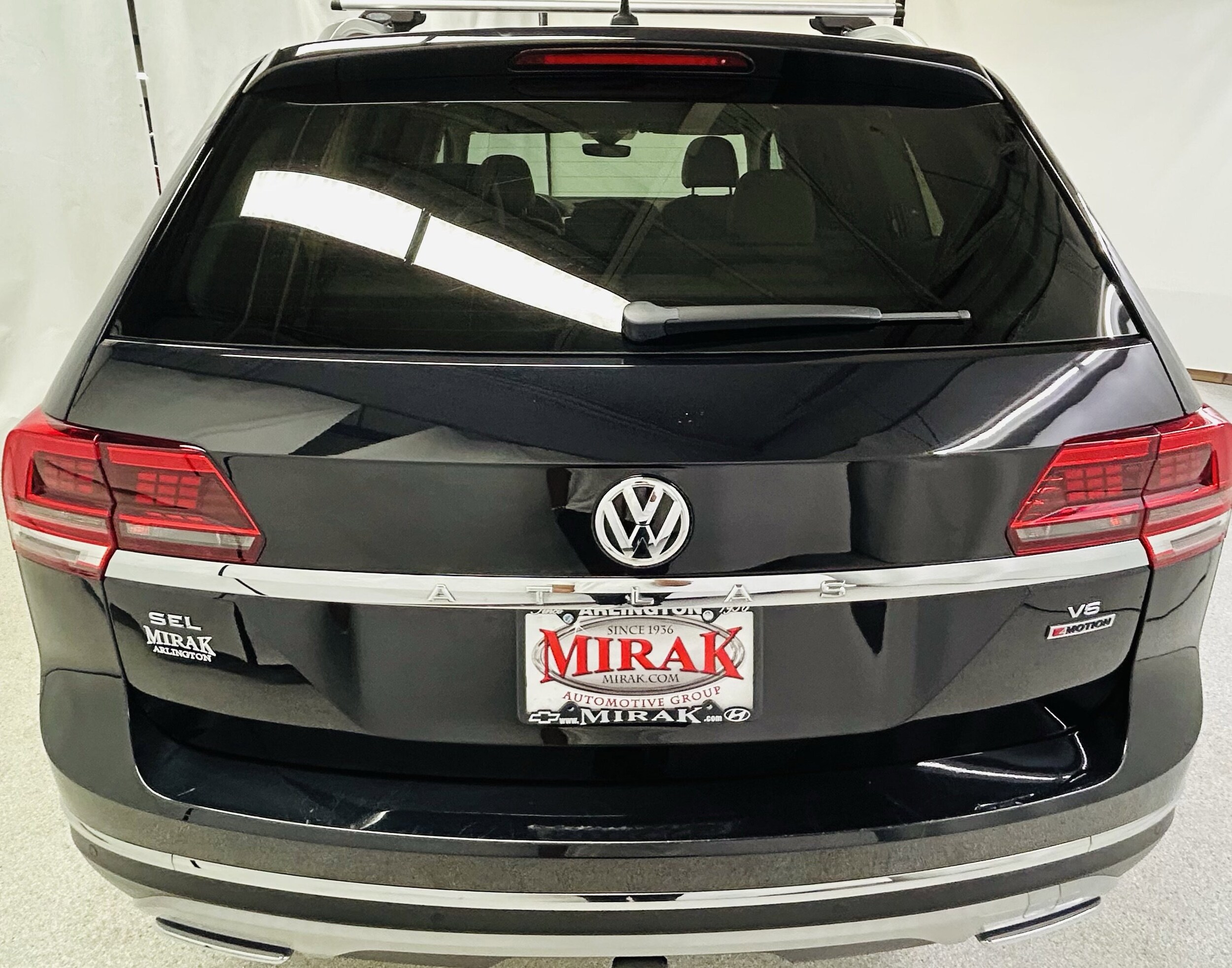 2019 Volkswagen Atlas V6 SEL photo 2