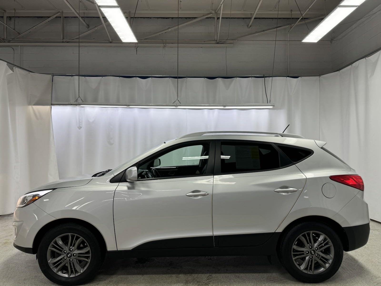 Used 2014 Hyundai Tucson SE with VIN KM8JUCAG2EU930015 for sale in Arlington, MA