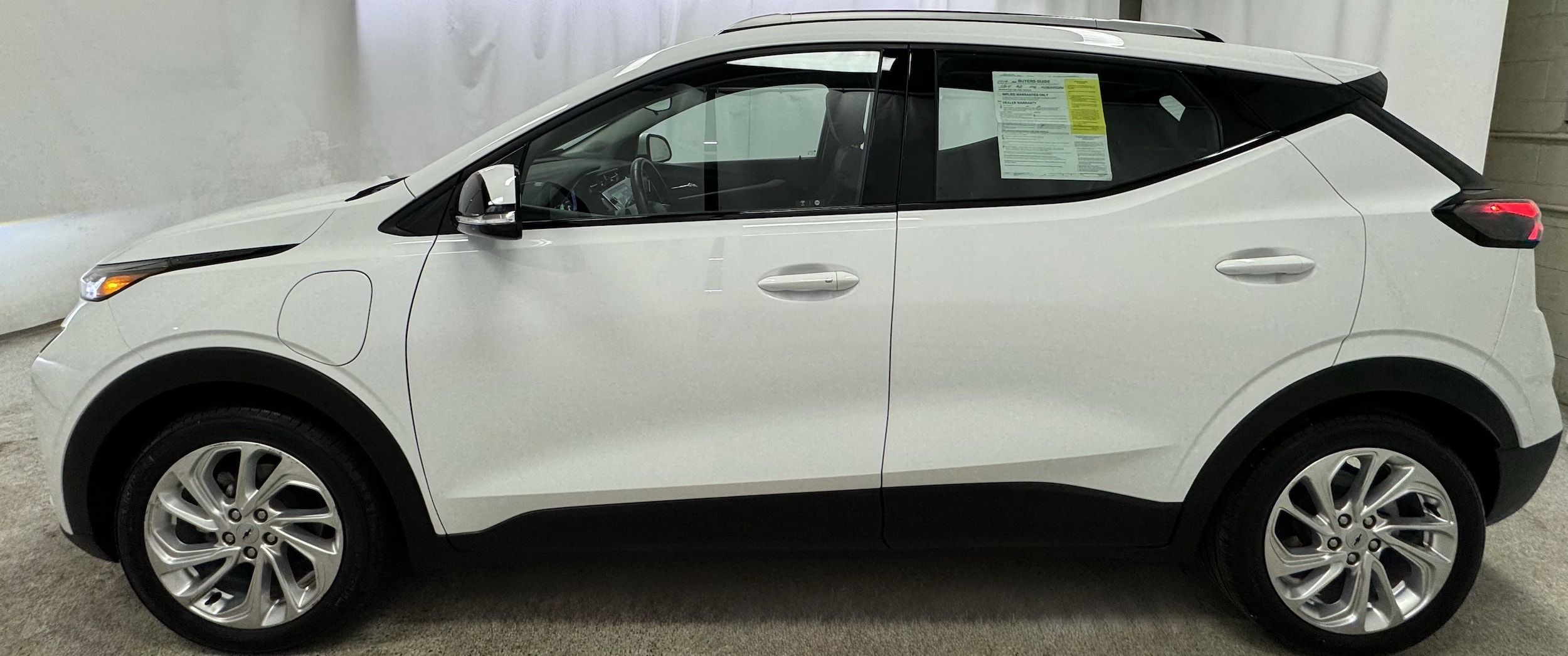 Used 2022 Chevrolet Bolt EUV LT with VIN 1G1FY6S01N4119302 for sale in Arlington, MA