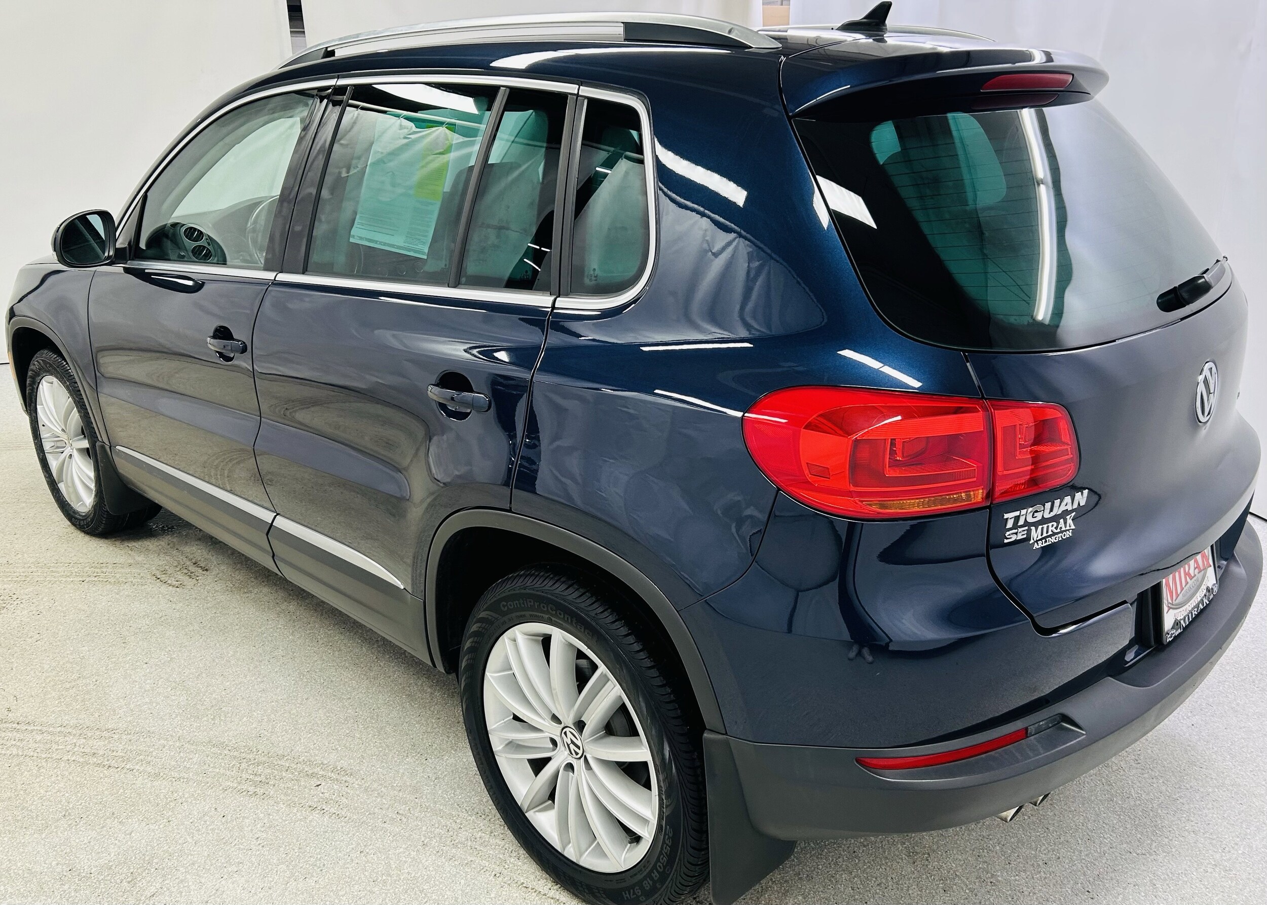 2016 Volkswagen Tiguan SEL photo 3