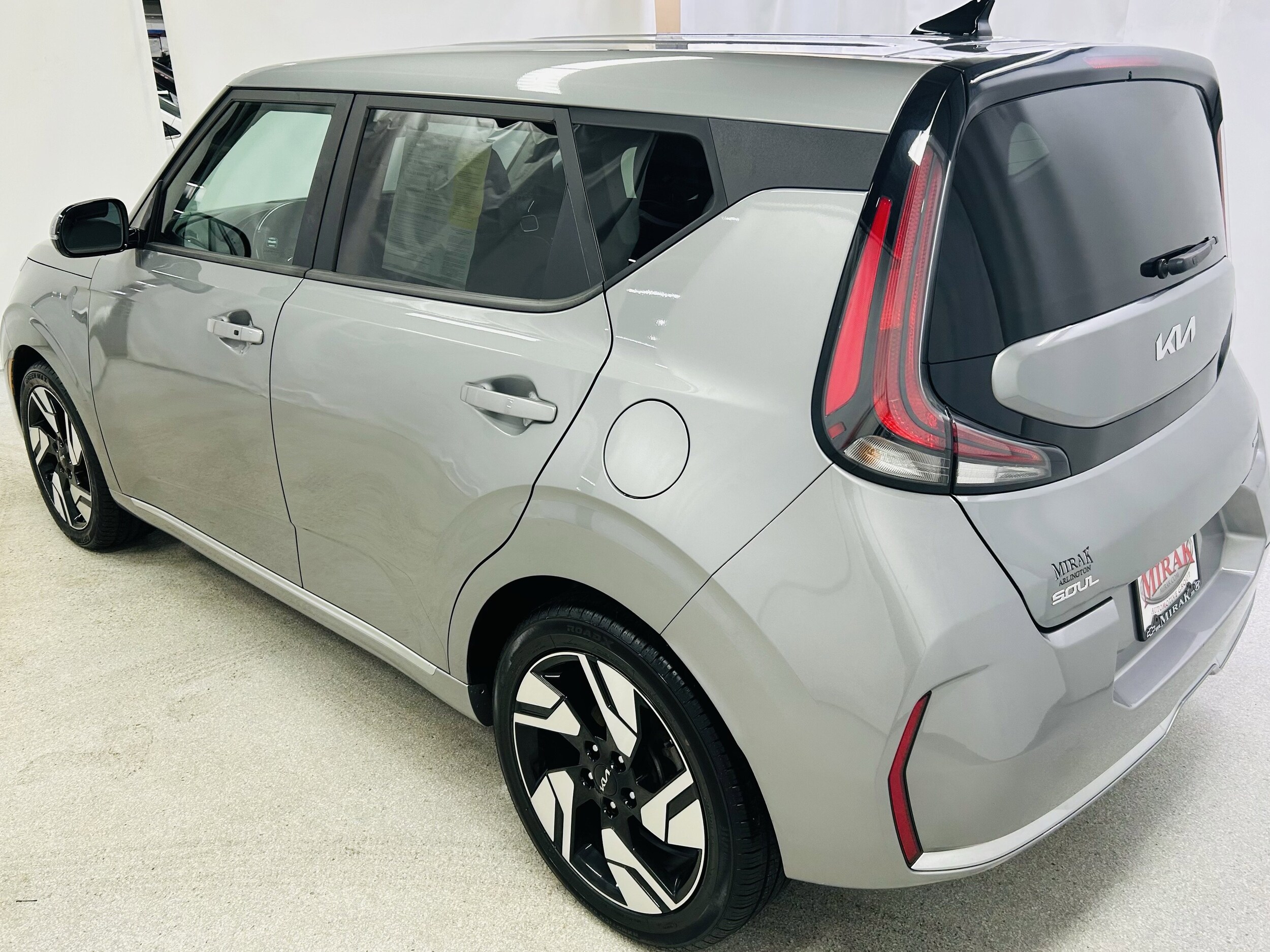2023 Kia Soul GT-Line photo 2