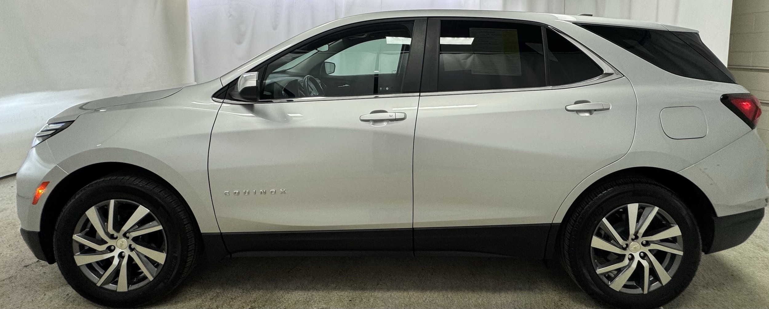 Certified 2022 Chevrolet Equinox LT with VIN 3GNAXUEV6NL223303 for sale in Arlington, MA