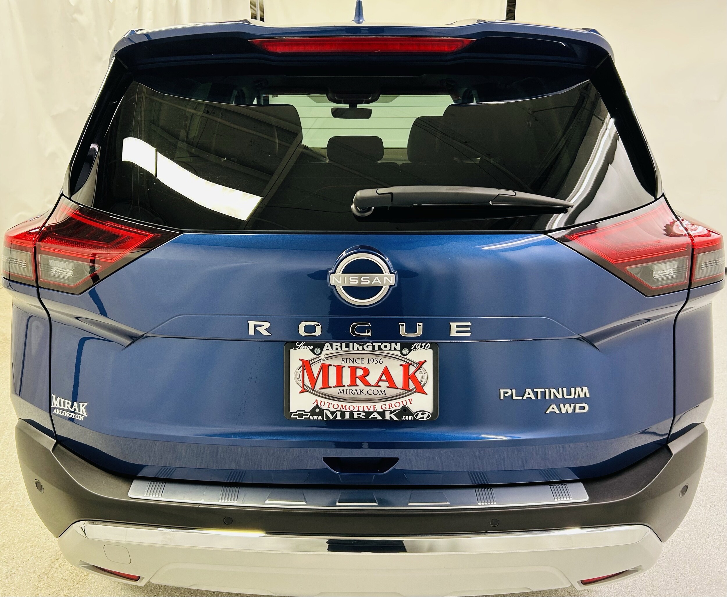 2023 Nissan Rogue Platinum photo 3