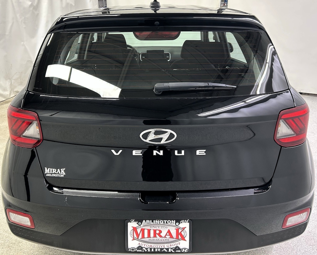Used 2023 Hyundai Venue SE SUV