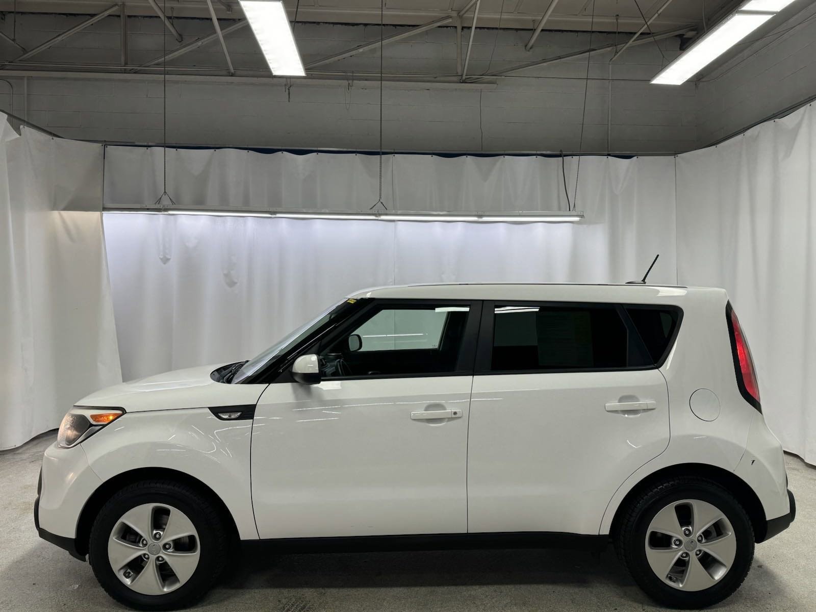 Used 2014 Kia Soul Base with VIN KNDJN2A29E7089258 for sale in Arlington, MA