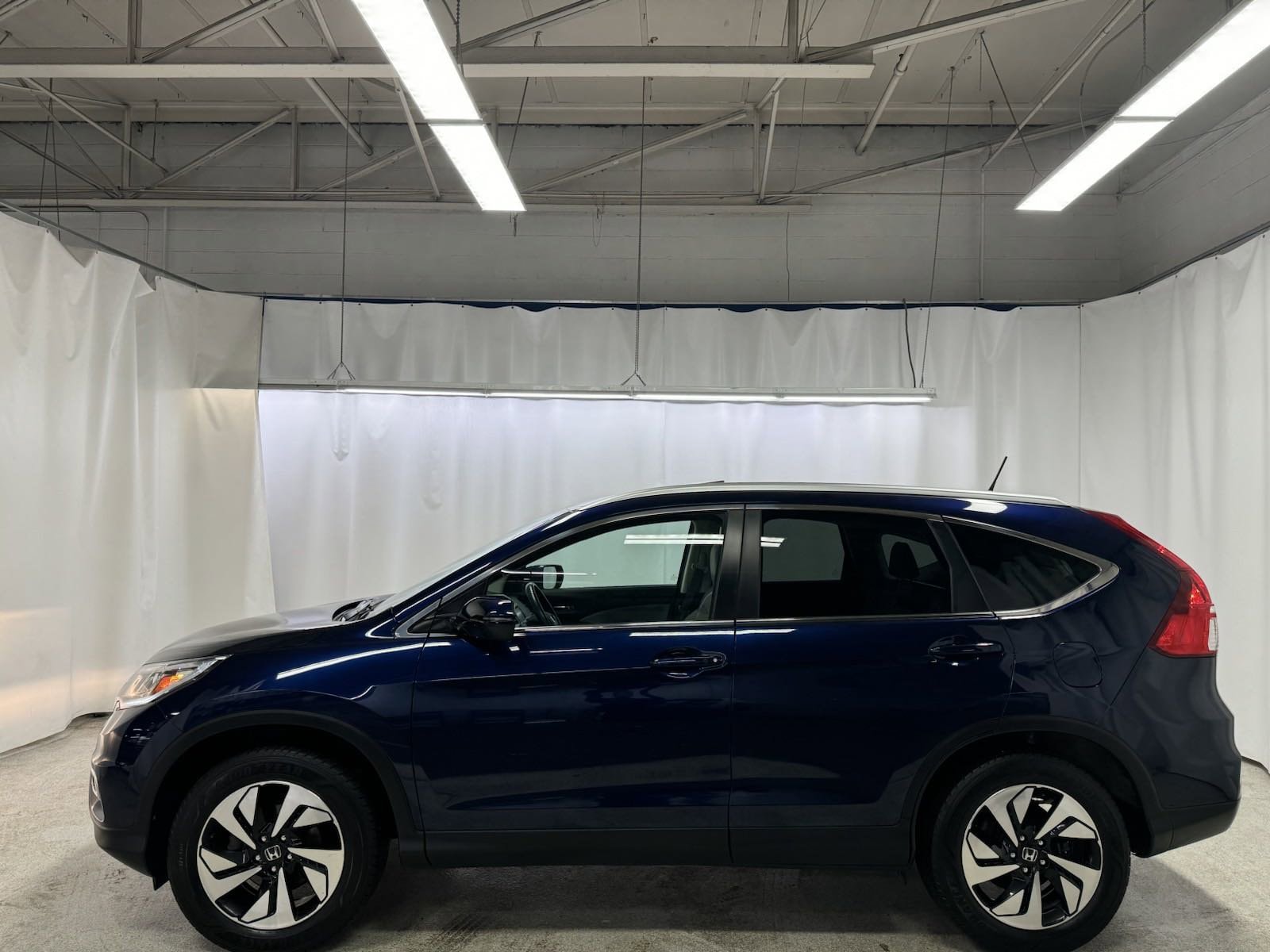 Used 2015 Honda CR-V Touring with VIN 5J6RM4H96FL094697 for sale in Arlington, MA