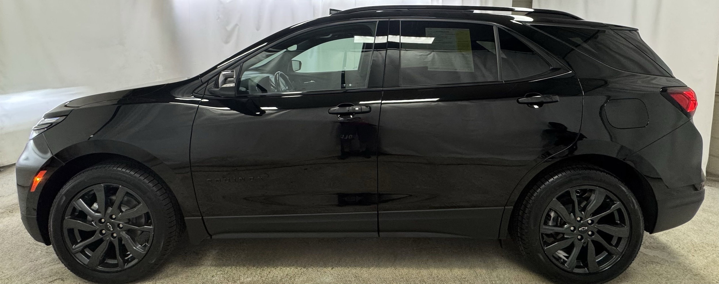 Used 2022 Chevrolet Equinox RS with VIN 2GNAXWEV3N6129475 for sale in Arlington, MA