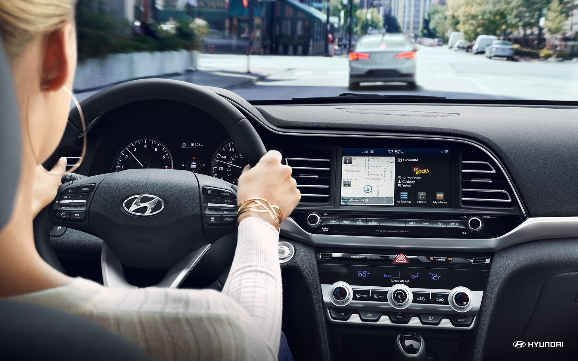 2019-elantra-gallery-int-03.jpg