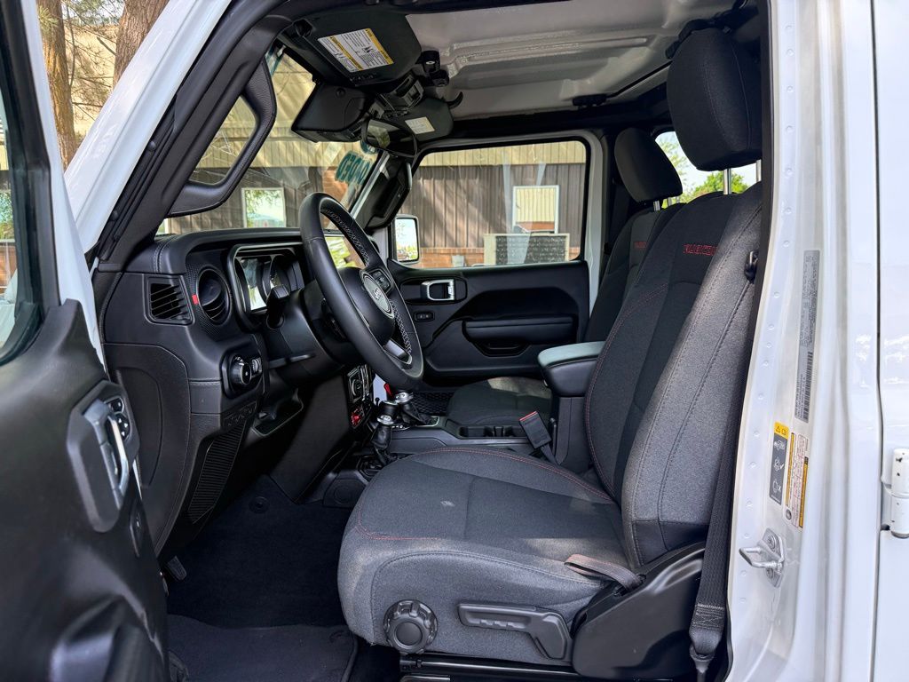2025 Jeep Wrangler 4-Door Rubicon - Photo 13