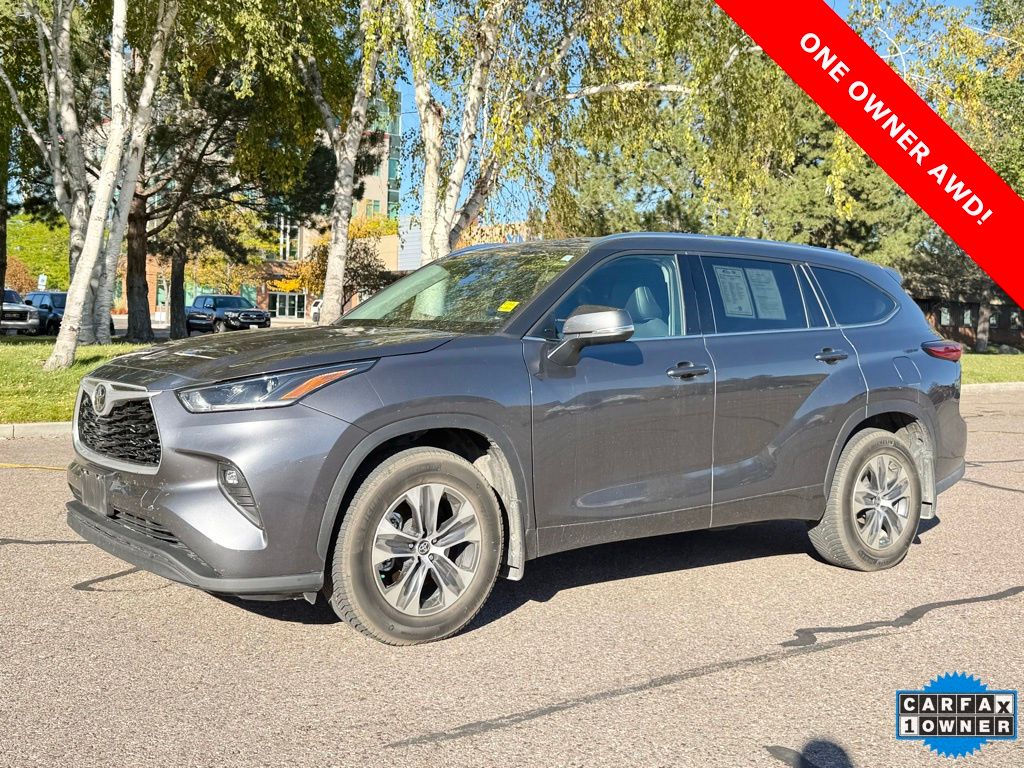 2021 Toyota Highlander XLE's photo