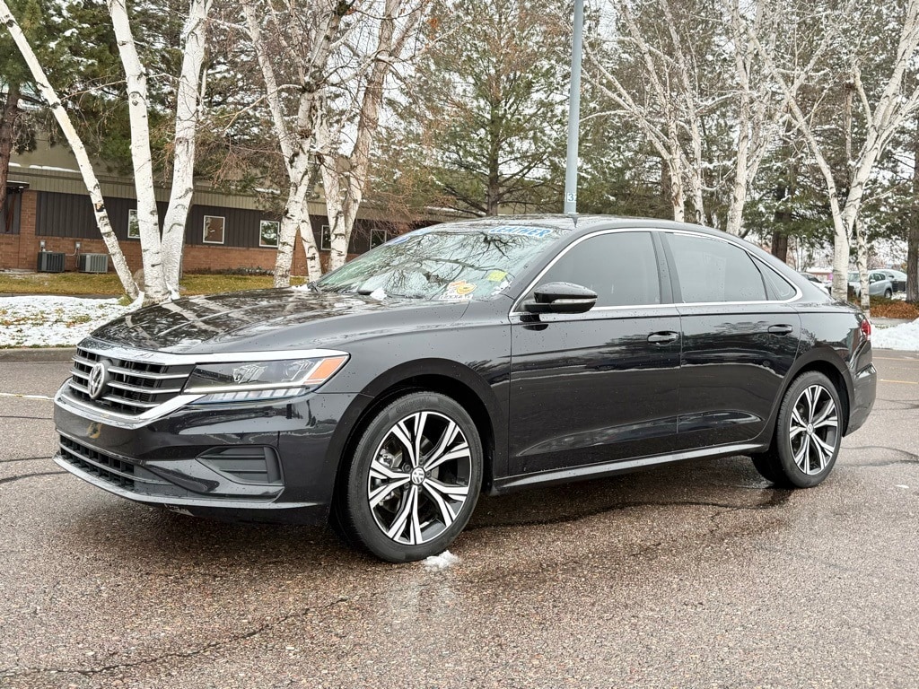 2021 Volkswagen Passat SE's photo