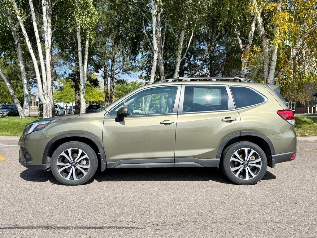 2022 Subaru Forester Limited photo 3