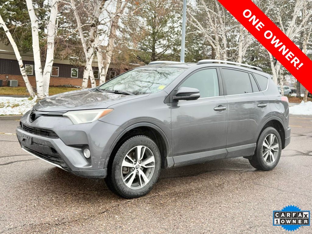 2016 Toyota RAV4 XLE's photo