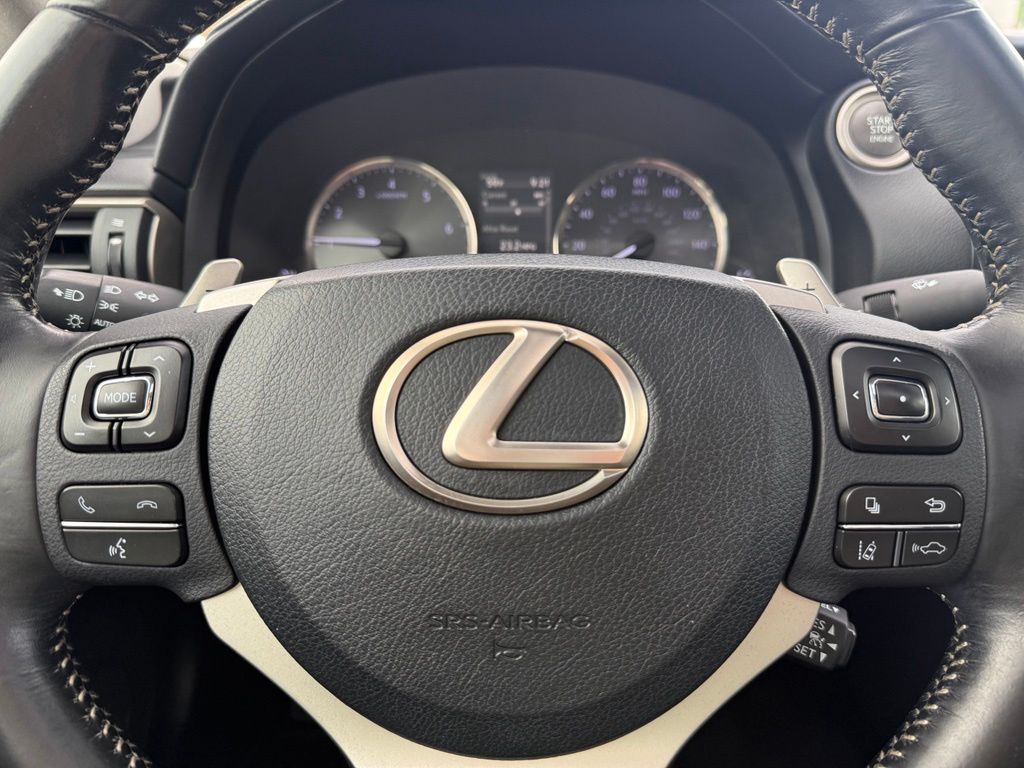 2018 Lexus IS 300 - Photo 25