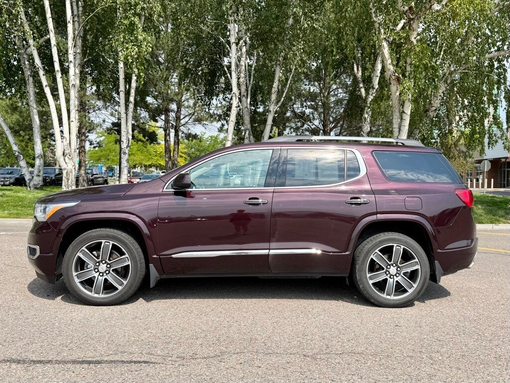 2017 Gmc Acadia Denali photo 2