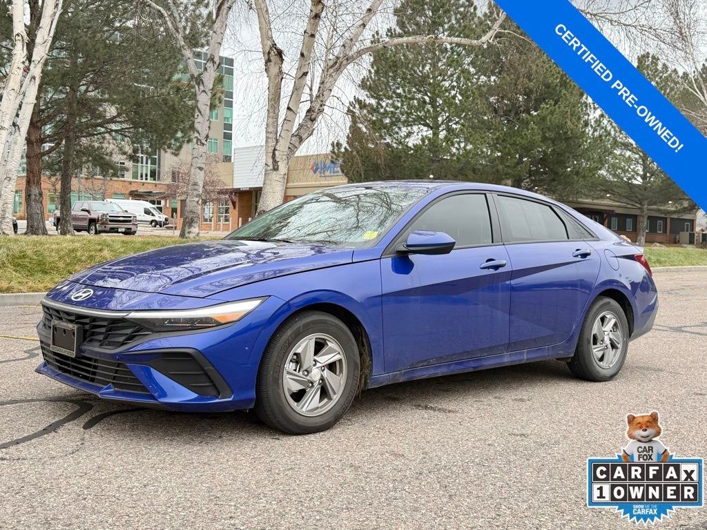 2025 Hyundai Elantra SE's photo