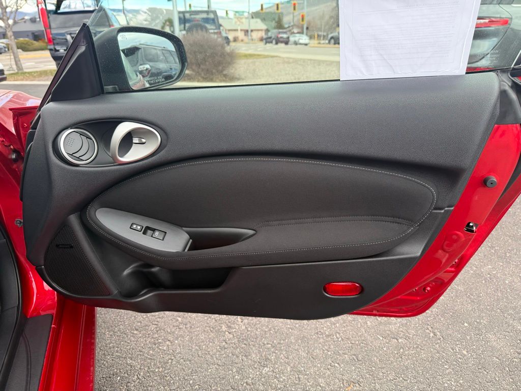 2019 Nissan 370Z Sport - Photo 17