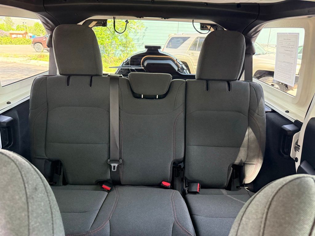 2025 Jeep Wrangler 4-Door Rubicon - Photo 20