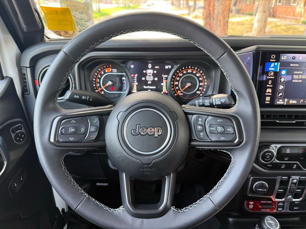 2025 Jeep Wrangler 4-Door Rubicon - Photo 22