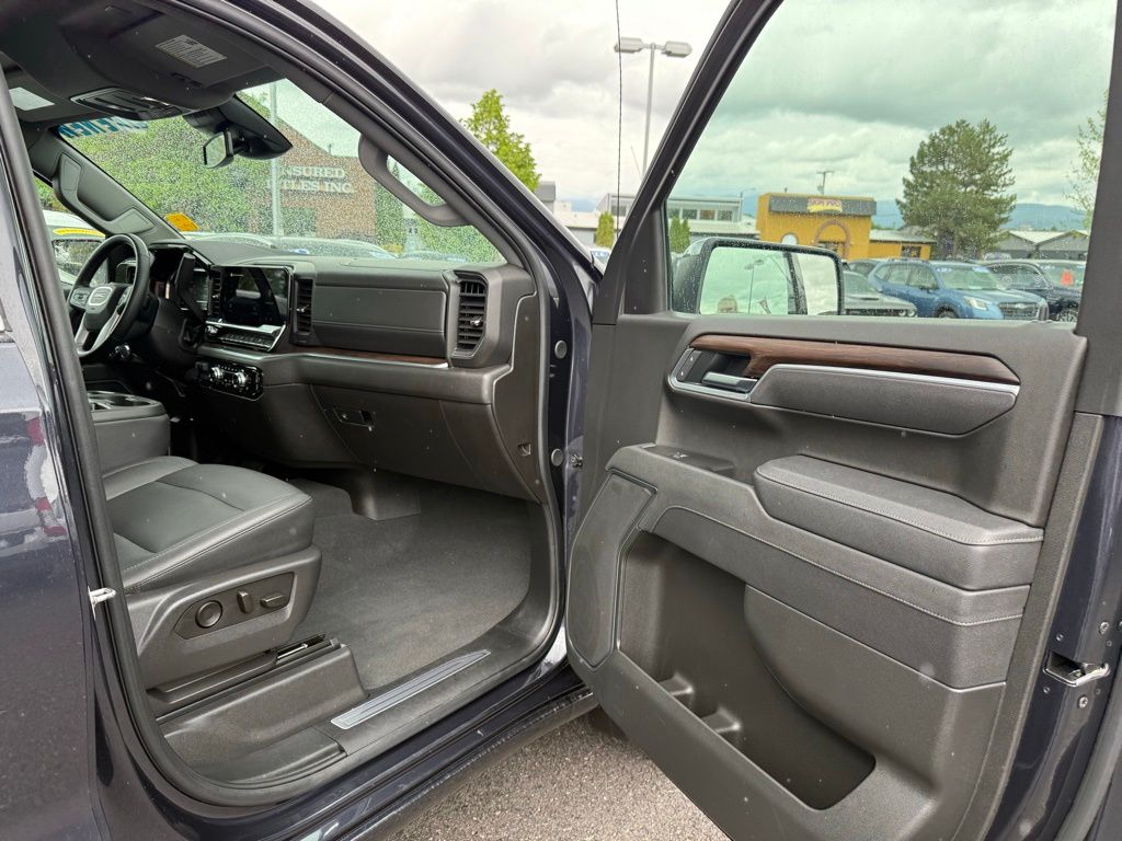 2025 GMC Sierra 1500 SLT - Photo 16