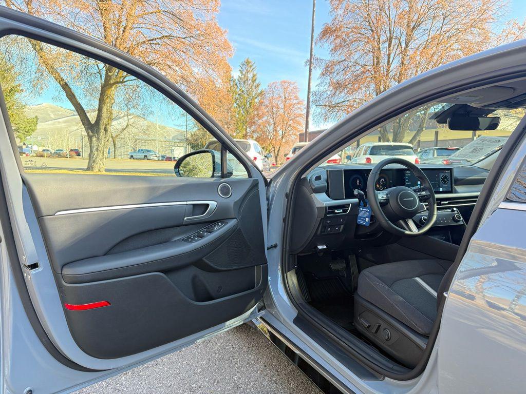 2026 Hyundai Sonata SEL - Photo 11