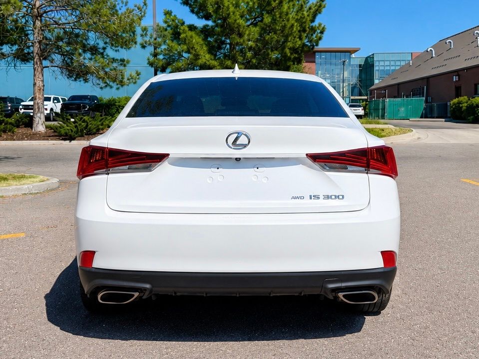 2018 Lexus IS 300 - Photo 10
