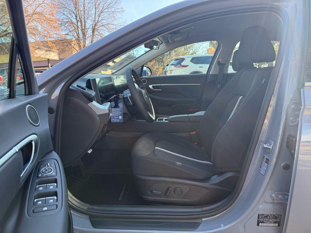 2026 Hyundai Sonata SEL - Photo 13