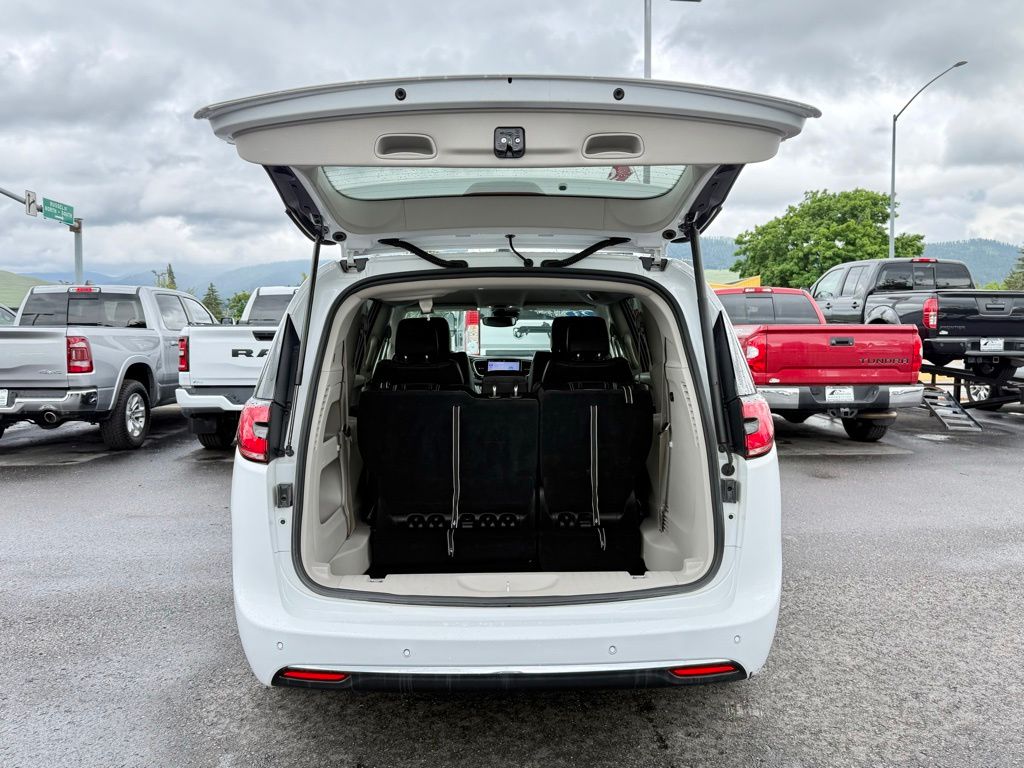 2023 Chrysler Pacifica Touring L - Photo 39
