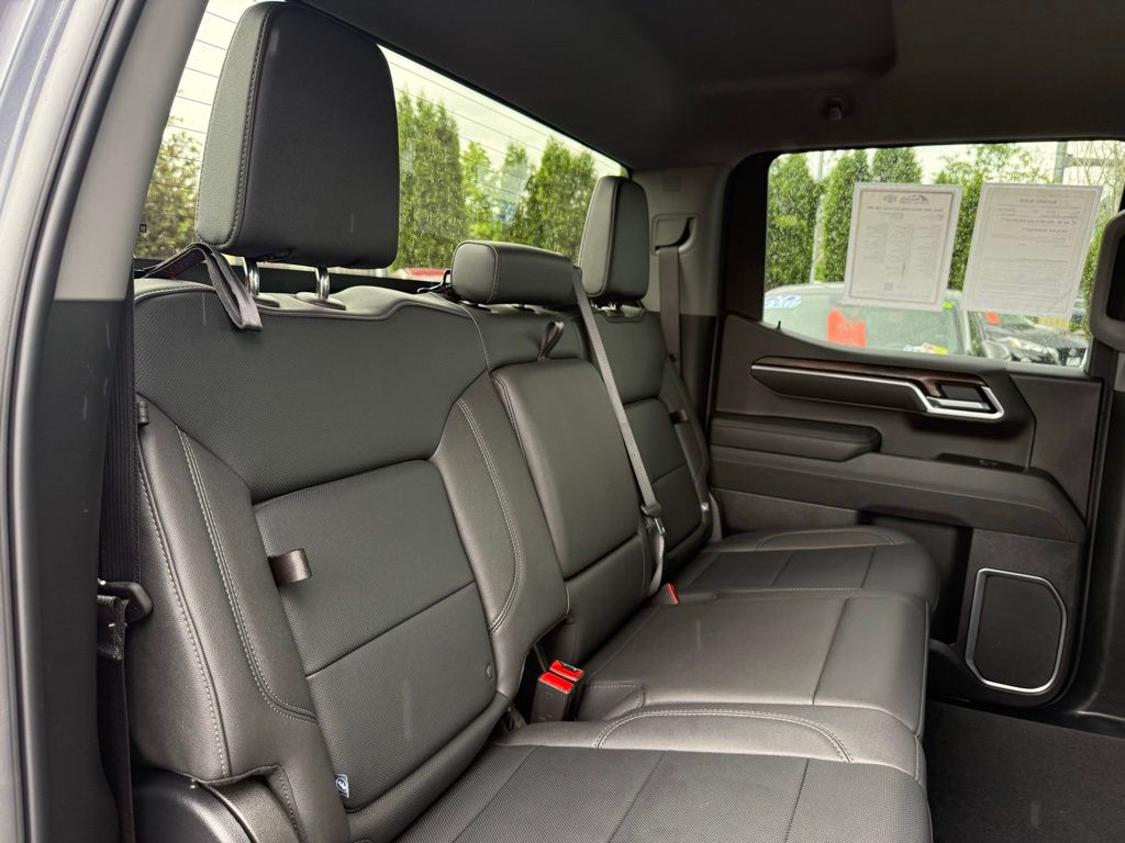 2025 GMC Sierra 1500 SLT - Photo 21