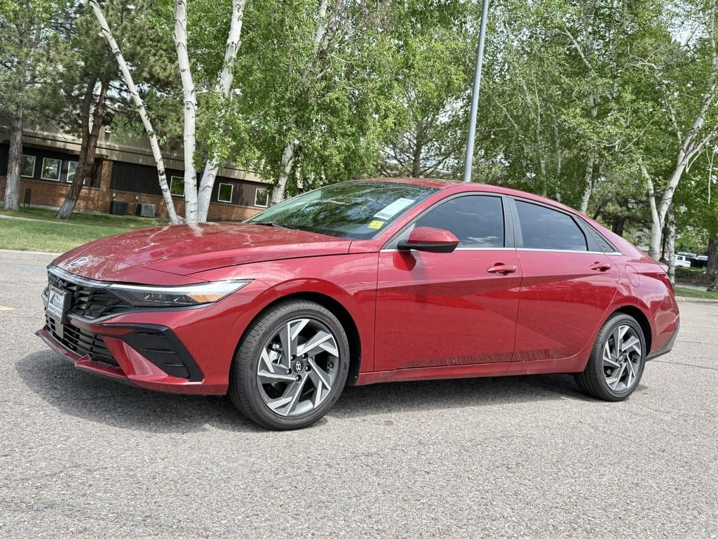New 2025 Hyundai Elantra SEL Convenience Sedan
