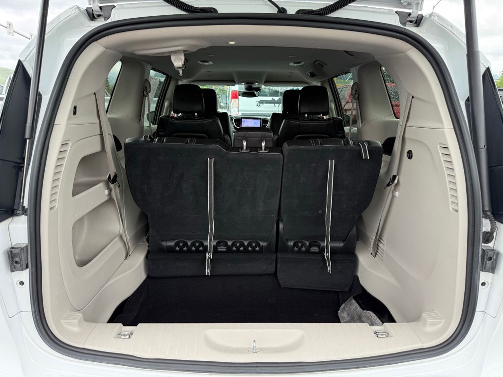 2023 Chrysler Pacifica Touring L - Photo 38