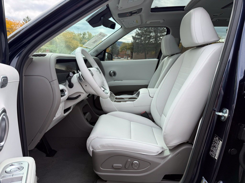 2026 Hyundai Palisade Limited - Photo 13