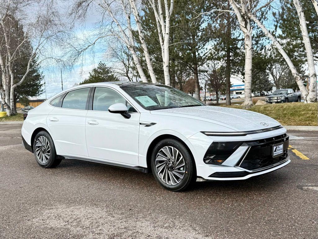 New 2026 Hyundai Sonata Hybrid SEL Sedan