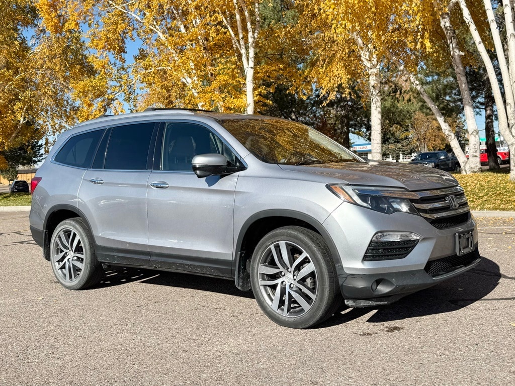 Used 2017 Honda Pilot Touring AWD SUV