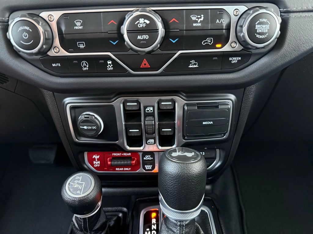 2025 Jeep Wrangler 4-Door Rubicon - Photo 31