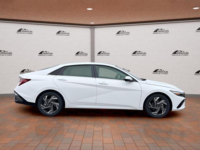 2025 Hyundai Elantra Limited photo 2