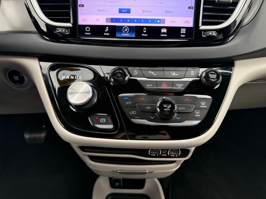 2023 Chrysler Pacifica Touring L - Photo 33