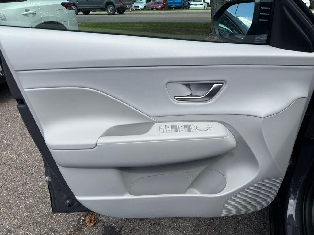 2026 Hyundai Kona SEL Premium - Photo 13