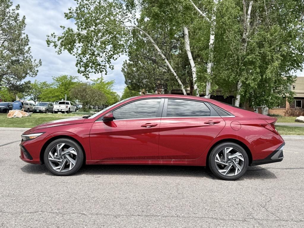 New 2025 Hyundai Elantra SEL Convenience Sedan