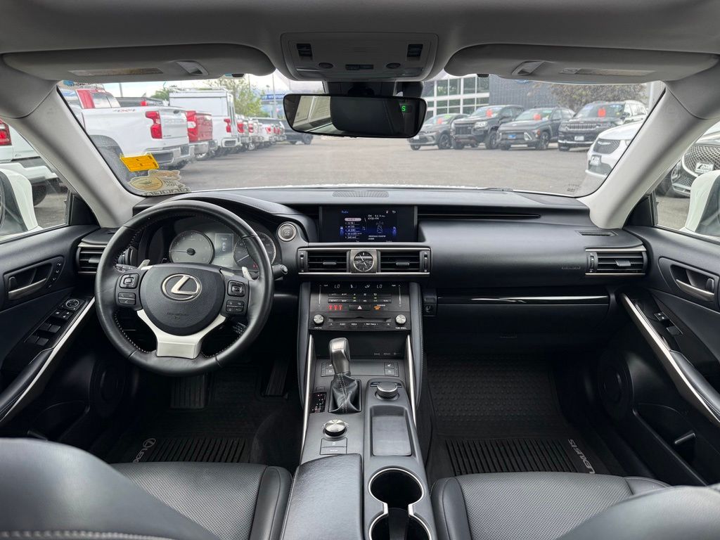 2018 Lexus IS 300 - Photo 23