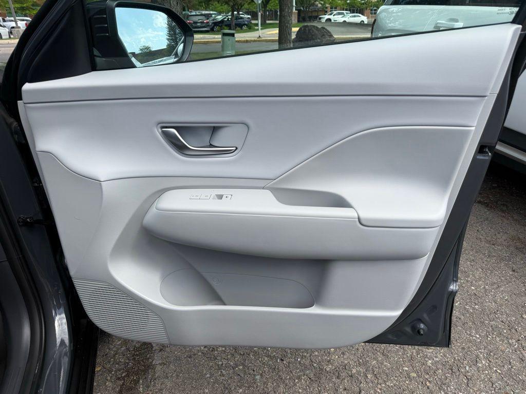 2026 Hyundai Kona SEL Premium - Photo 16
