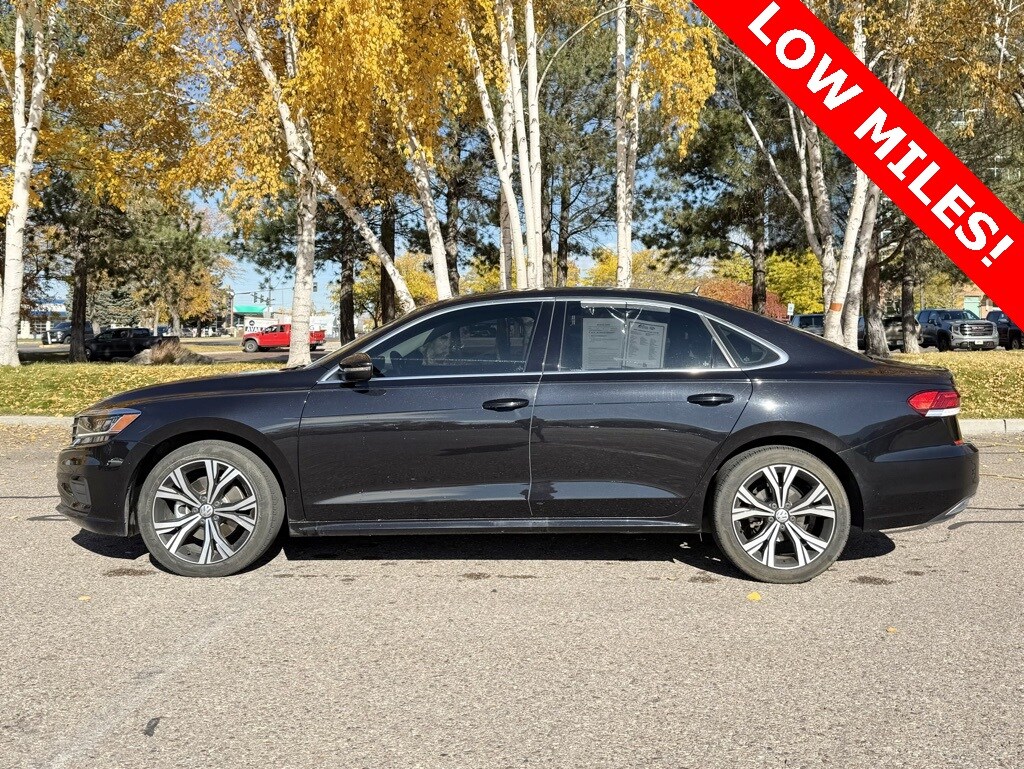 2021 Volkswagen Passat 2.0T SE photo 3
