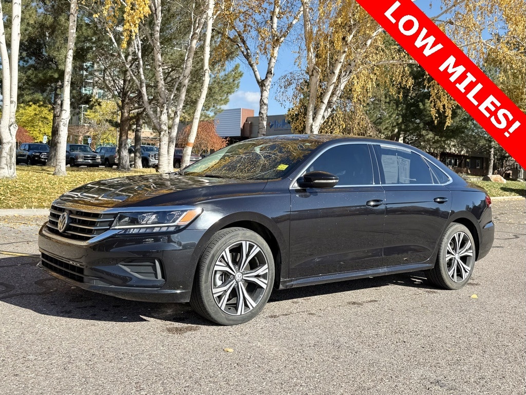 2021 Volkswagen Passat SE's photo