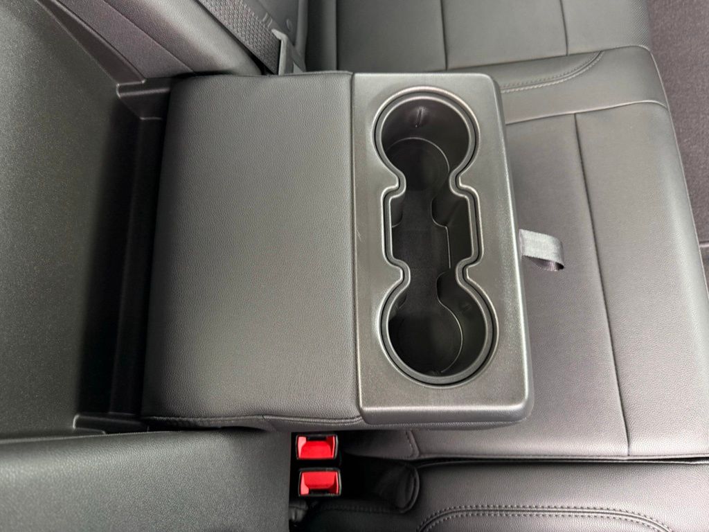 2025 GMC Sierra 1500 SLT - Photo 22